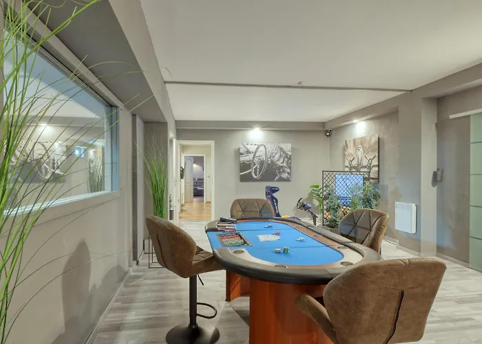 Mit Kegelbahn Vakantiehuis